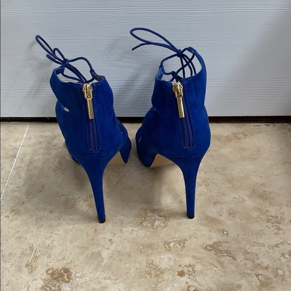 Heels - Picture 3 of 5